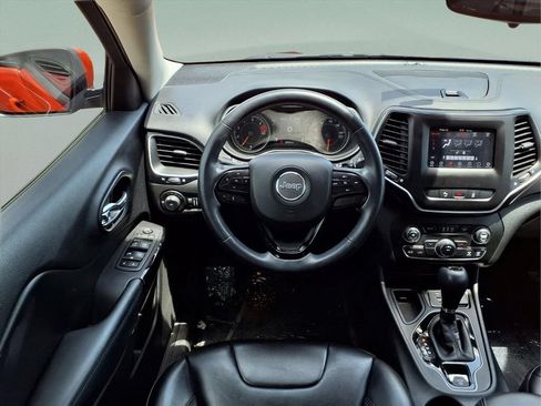 Used 2021 Jeep Cherokee Latitude Plus FWD image 9