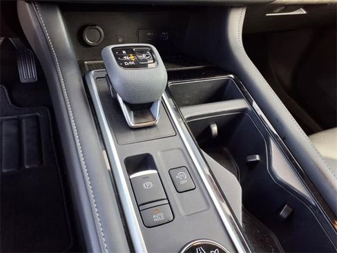 Certified 2024 Nissan Pathfinder SL image 13