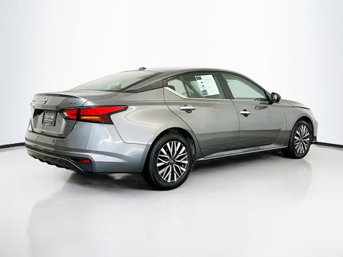 Used 2024 Nissan Altima 2.5 SV image 9