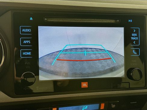 Used 2016 Toyota Tacoma TRD Off-Road image 23