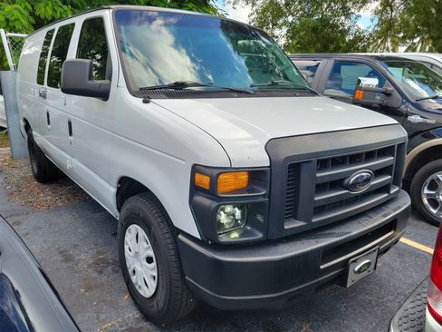 Used 2008 Ford E-250 and Econoline 250 image 2