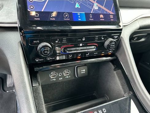 Used 2021 Jeep Grand Cherokee L Limited RWD image 21