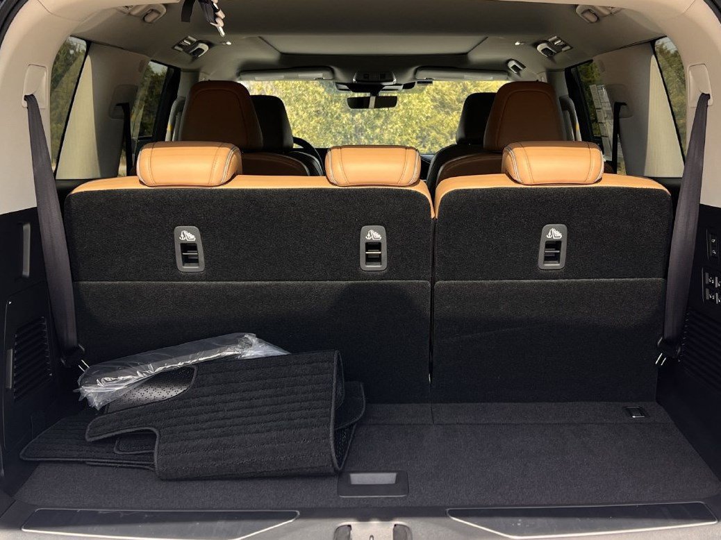 New 2027 INFINITI QX80 Luxe w/ Cargo Package RWD image 26