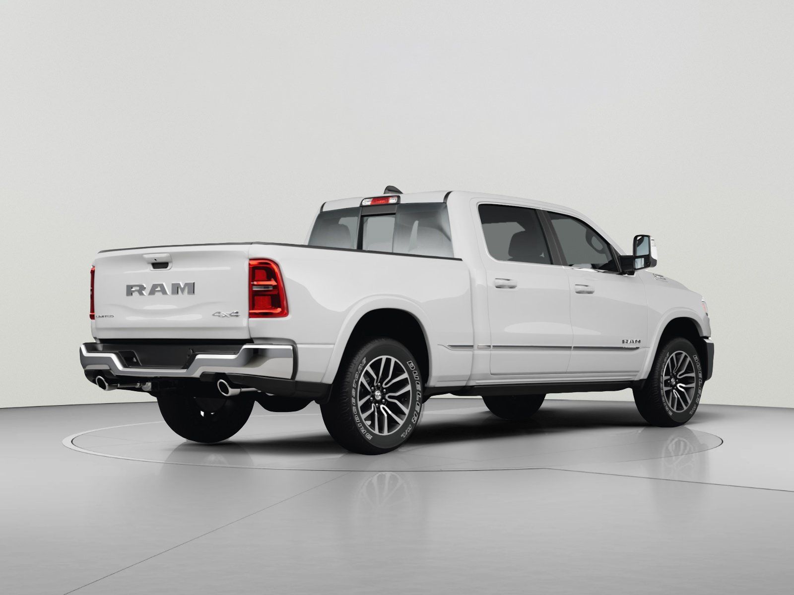 Used 2025 RAM 1500 Limited AWD/4WD image 3