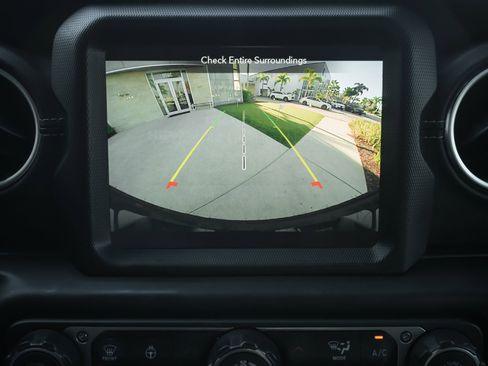 Used 2023 Jeep Wrangler Unlimited Sahara w/ Cold Weather Group image 14