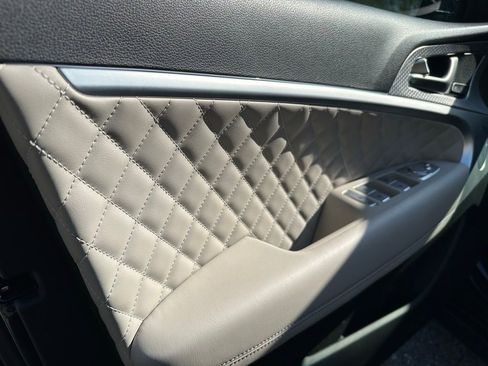 Used 2023 Genesis G70 3.3T w/ Sport Prestige Package image 33