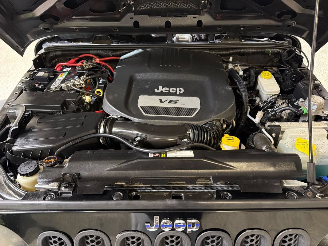 Used 2015 Jeep Wrangler Unlimited Sport w/ Quick Order Package 24S AWD/4WD image 48