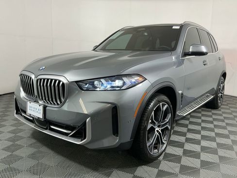 Certified 2024 BMW X5 sDrive40i w/ Premium Package image 2