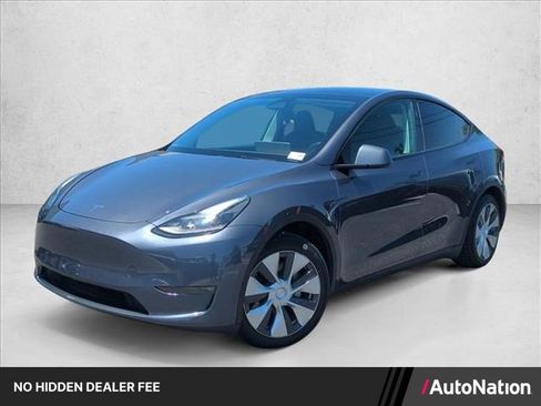 Used 2023 Tesla Model Y Long Range AWD/4WD image 1