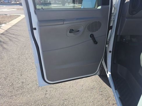 Used 1998 Ford E-150 and Econoline 150 image 11