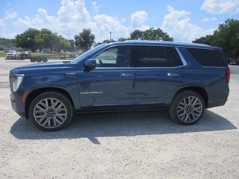 New 2026 GMC Yukon Denali Ultimate AWD/4WD image 7