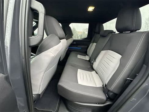 Used 2025 Toyota Tacoma TRD Sport image 18