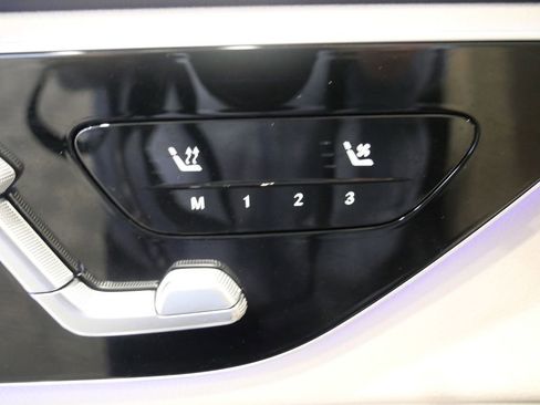 Used 2023 Mercedes-Benz GLC 300 4MATIC image 30