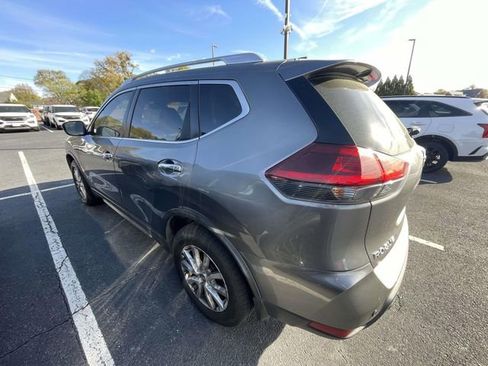 Used 2019 Nissan Rogue SV image 6
