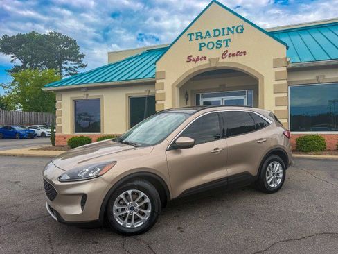 Used 2021 Ford Escape SE w/ Convenience Package FWD image 25