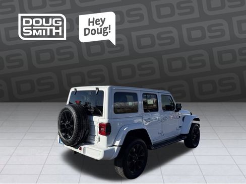 Used 2021 Jeep Wrangler Unlimited Sahara image 5