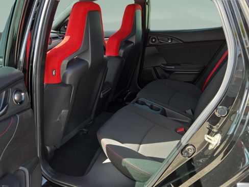 Used 2019 Honda Civic Type R image 11