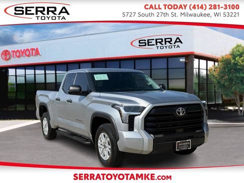 Used 2022 Toyota Tundra SR5 w/ SR5 Convenience Package AWD/4WD image 1