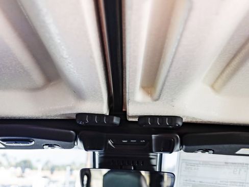 New 2025 Jeep Gladiator Sport w/ Premium Package image 17