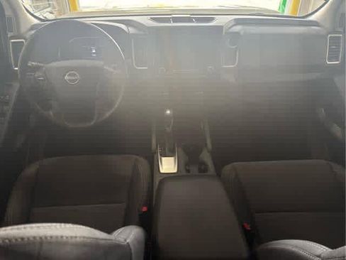 Used 2022 Nissan Frontier SV image 8