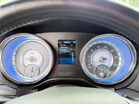 Used 2013 Chrysler 300 S image 71