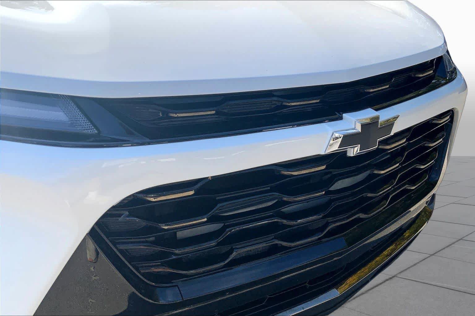 Used 2024 Chevrolet Trax ACTIV w/ Sunroof Package FWD image 30