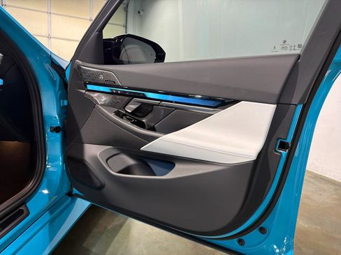 Used 2026 BMW M5 Touring image 35