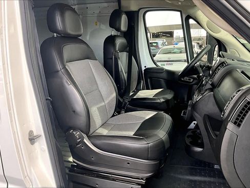 Used 2023 RAM ProMaster 2500 w/ Convenience Group image 9