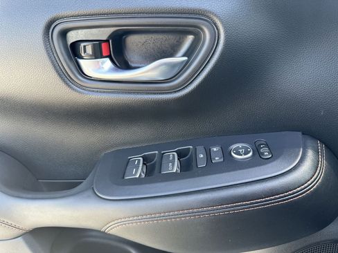 Used 2025 Honda HR-V Sport image 21
