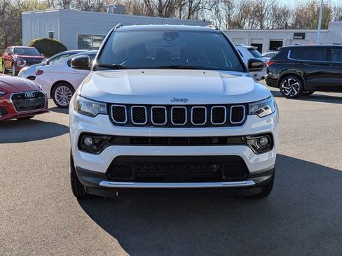 Used 2024 Jeep Compass Limited image 8