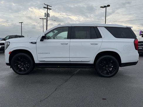 Used 2023 GMC Yukon SLT AWD/4WD image 4
