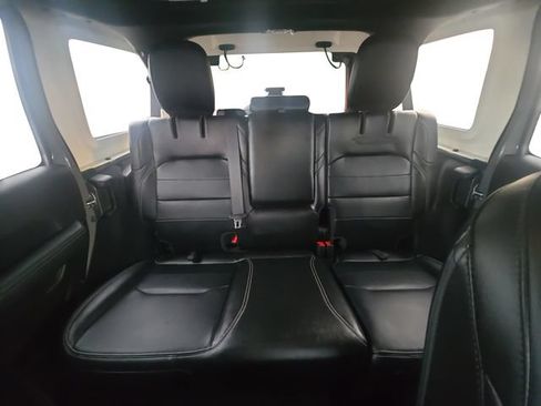 Used 2021 Jeep Wrangler Unlimited Sahara AWD/4WD image 14