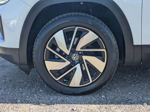 Used 2024 Volkswagen Atlas SE FWD image 10