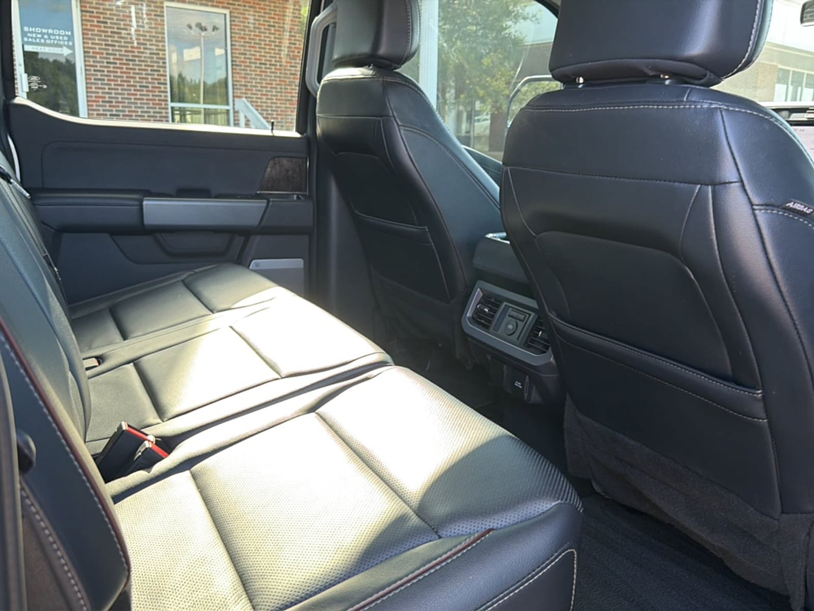 Used 2024 Ford F250 Lariat w/ Sport Appearance Package AWD/4WD image 18