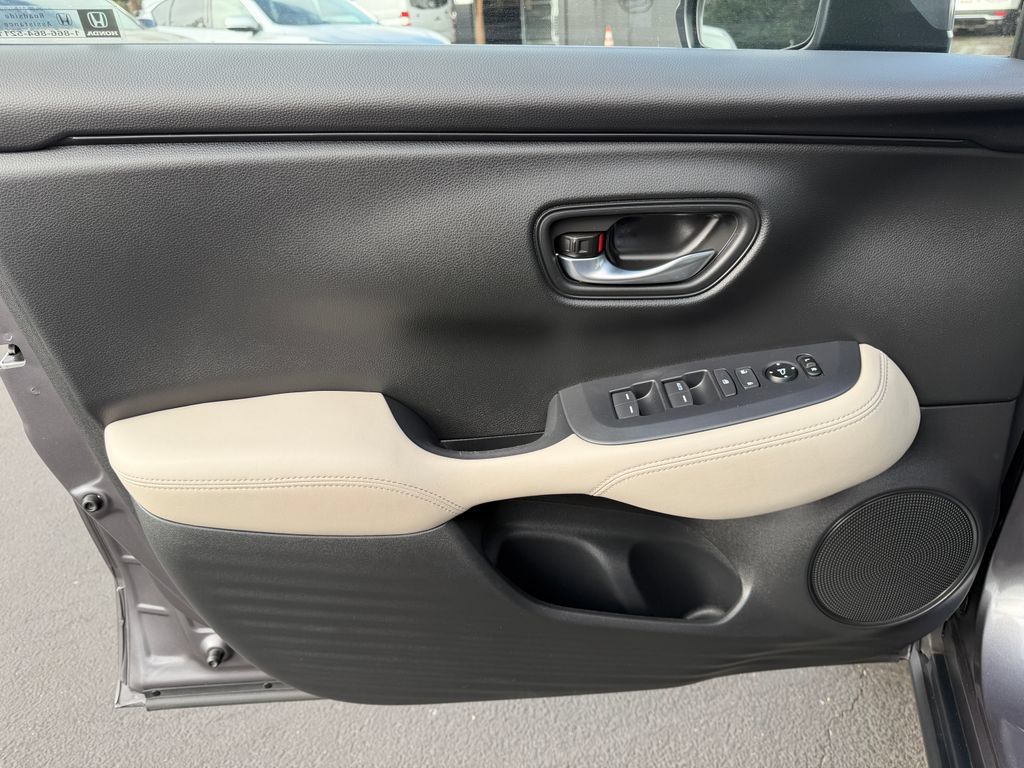 Used 2025 Honda HR-V LX image 12