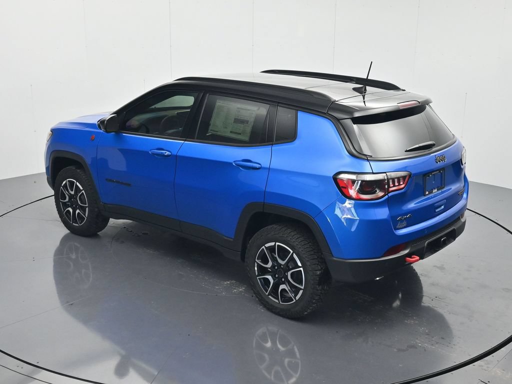 New 2026 Jeep Compass Trailhawk w/ Sun, Sound & Navigation Group AWD/4WD image 36