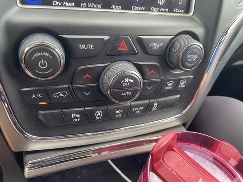 Used 2018 Jeep Grand Cherokee Altitude AWD/4WD image 11