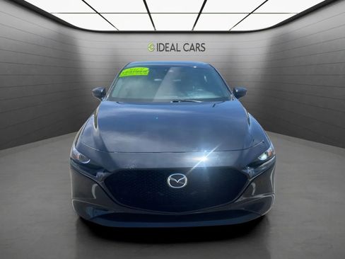 Used 2019 MAZDA MAZDA3 Hatchback FWD image 2