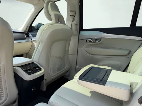 Used 2018 Volvo XC90 T5 Momentum w/ Convenience Package AWD/4WD image 18