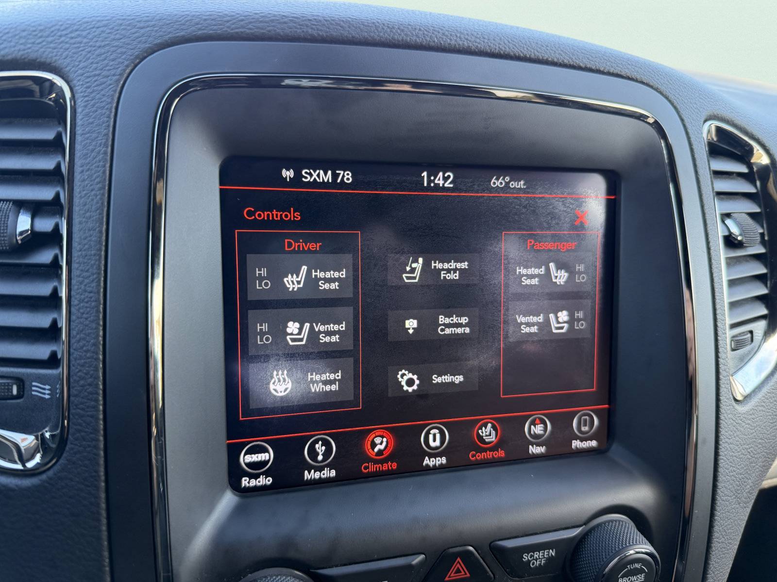 Used 2019 Dodge Durango R/T w/ Technology Group AWD/4WD image 28
