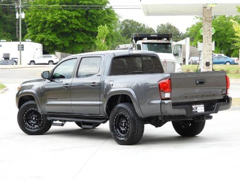 Used 2019 Toyota Tacoma SR5 RWD image 19