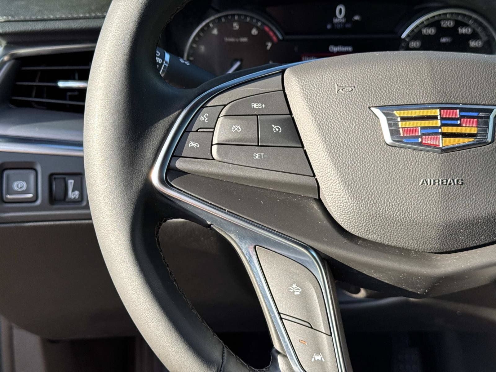 Used 2025 Cadillac XT5 Luxury FWD image 16