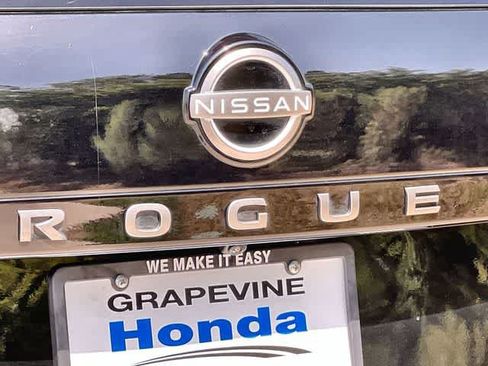 Used 2024 Nissan Rogue SL FWD image 8