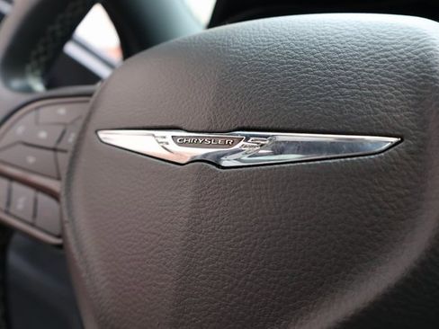 Used 2018 Chrysler 300 S w/ 300S Premium Group image 27