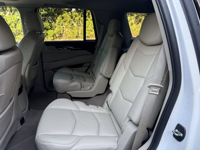 Used 2018 Cadillac Escalade Luxury RWD image 14