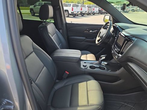 Certified 2023 Chevrolet Traverse RS w/ LPO, Floor Liner Package AWD/4WD image 27