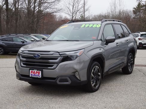 Used 2025 Subaru Forester Limited AWD/4WD image 1