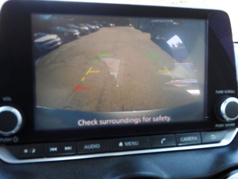 Used 2021 Nissan Sentra SV image 11