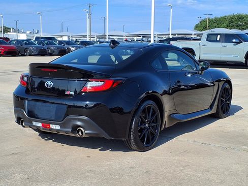 Used 2025 Toyota GR86 Premium w/ ALL Weather Mat Package (TMS) RWD image 9