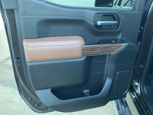 Used 2019 Chevrolet Silverado 1500 High Country w/ Technology Package image 22